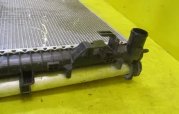 Радиатор охлаждения ДВС для Renault Sandero на фотографиях