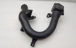 Впускной патрубок воздушного фильтра для Toyota RAV4 2019 года на фотографиях