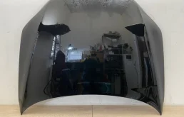 Капот для Audi Q7 2012 года на фотографиях