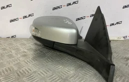 Стекла и зеркала для Volvo C30 2010 года на фотографиях