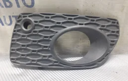 Решетка переднего бампера правая нижняя для Volvo XC70 BZ 2007-2016