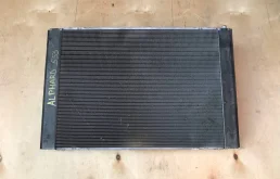 Радиатор охлаждения ДВС для Toyota Alphard на фотографиях