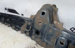 Подрамник двигателя для Toyota Corolla на фотографиях