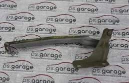 Петля капота левая для Nissan Note 2012 года на фотографиях