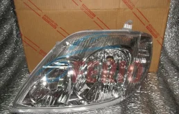 Фары для Toyota Corolla 2001 года на фотографиях