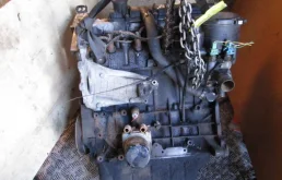 Двигатель без навесного для Citroen Berlingo 1998 года на фотографиях