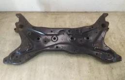 Подрамник двигателя для Mitsubishi Outlander 2011 года на фотографиях