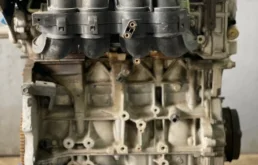 Двигатель без навесного для Nissan Serena 2003 года на фотографиях