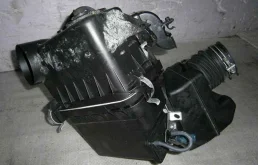 Корпус воздушного фильтра для Toyota RAV4 на фотографиях