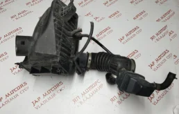 Корпус воздушного фильтра для Nissan X-Trail 2012 года на фотографиях