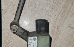 датчик дорожного просвета задний левый для Volkswagen Touareg I (7L) 2002-2010