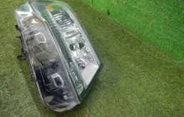 Фара правая для Ford Explorer на фотографиях