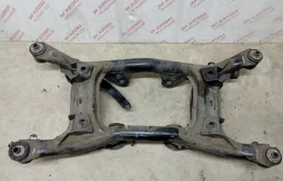 Задний подрамник для Suzuki Grand Vitara 2006 года на фотографиях