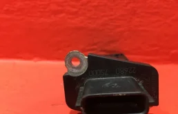 Датчик массового расхода воздуха для Nissan X-Trail на фотографиях