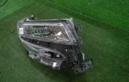 Фара ксенон левая для Toyota Alphard на фотографиях