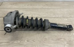 Амортизатор кабины пружинный задний правый для Audi Q7 на фотографиях