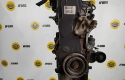 Двигатель без навесного для Ford Kuga 2010 года на фотографиях