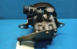 Насос ГУР для Nissan X-Trail на фотографиях