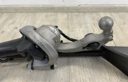 Фаркоп для Volkswagen Touareg 2024 года на фотографиях