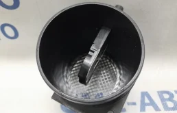 Датчик массового расхода воздуха для Volkswagen Passat 2014 года на фотографиях