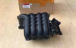 Впускной коллектор для Hyundai Solaris 2014 года на фотографиях