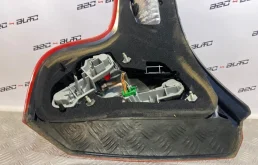 Фонарь правый для Volvo C30 на фотографиях