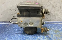 Блок ABS для Audi Q7 2008 года на фотографиях