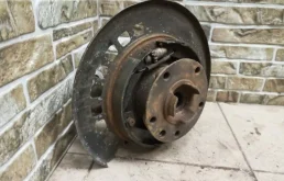 Кулак задний левый для Audi Q7 на фотографиях