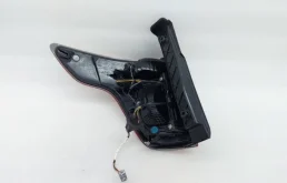 Фонарь правый для Ford Explorer на фотографиях