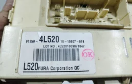 Блок предохранителей салона для Hyundai Solaris на фотографиях