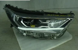 Фары для Toyota RAV4 2025 года на фотографиях