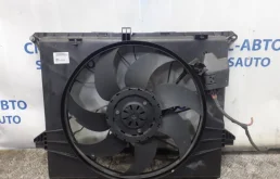 Вентилятор радиатора охлаждения ДВС для Mercedes-Benz M class 2006 года на фотографиях