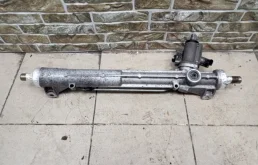 Рулевая рейка для Audi Q5 2016 года на фотографиях