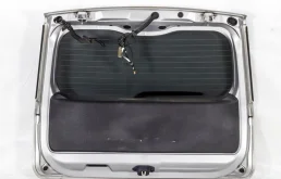 Двери для Nissan Note 2006 года на фотографиях