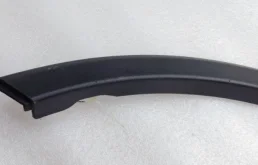 Молдинг крыла передний левый для Toyota RAV4 2018 года на фотографиях