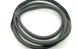 Уплотнитель передней правой двери для Hyundai Solaris 2018 года на фотографиях