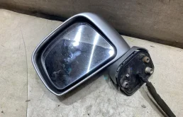 Стекла и зеркала для Nissan Tiida на фотографиях