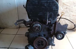 Двигатель для Kia Sorento 2002 года на фотографиях