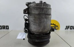 Компрессор кондиционера для Volvo C30 2008 года на фотографиях