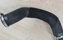 Патрубок интеркулера для Audi Q7 на фотографиях