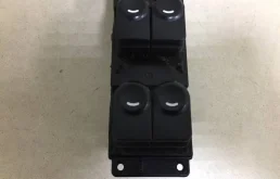 Блок управления стеклоподъемниками для Hyundai Solaris 2014 года на фотографиях