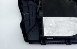 Корпус воздушного фильтра для Audi Q7 2018 года на фотографиях