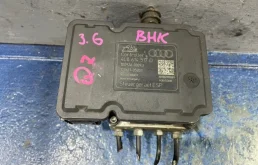 Блок ABS для Audi Q7 2008 года на фотографиях