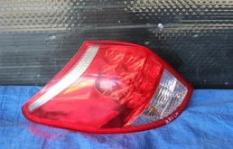 Фонарь левый для Toyota RAV4 на фотографиях