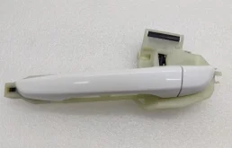 Ручка двери передняя правая внешняя для Hyundai Solaris на фотографиях