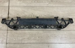 Кронштейн заднего бампера левый для Audi Q7 на фотографиях