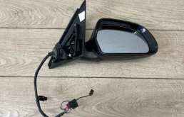 Стекла и зеркала для Audi Q3 2014 года на фотографиях