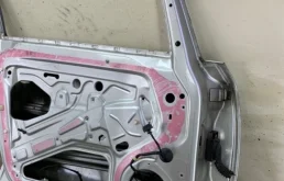 Двери для Opel Zafira 2007 года на фотографиях