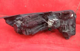 Фары для Kia Carnival на фотографиях