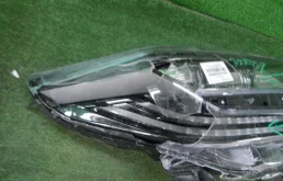 Фара ксенон левая для Toyota Alphard на фотографиях